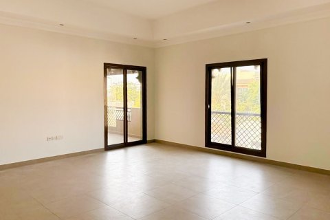 Villa de 5 dormitorios en Jumeirah, UAE No. 215401 20