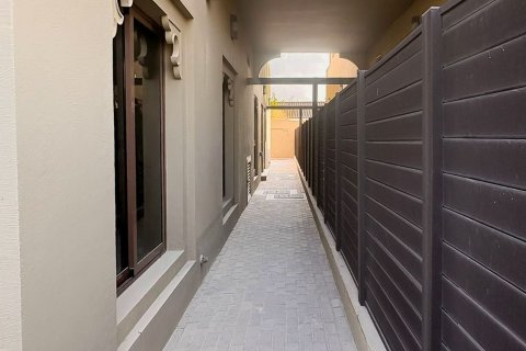 Villa de 5 dormitorios en Jumeirah, UAE No. 215401 16