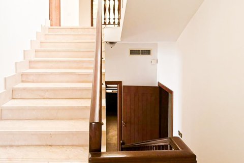 Villa de 5 dormitorios en Jumeirah, UAE No. 215401 18