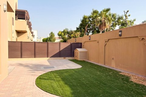 Villa de 5 dormitorios en Jumeirah, UAE No. 215401 7