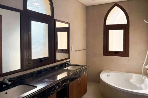 Villa de 5 dormitorios en Jumeirah, UAE No. 215401 9