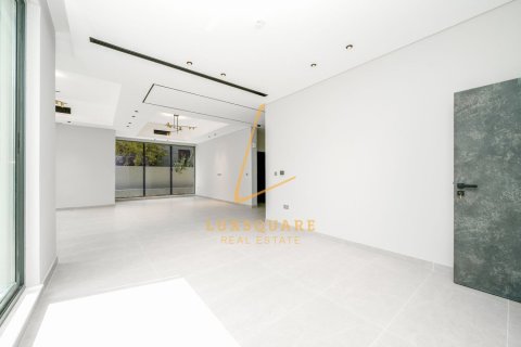 Villa de 5 dormitorios en Al Furjan, UAE No. 224338 10