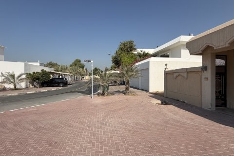 Land de 1393.55m² en Al Wasl, UAE No. 215313 6