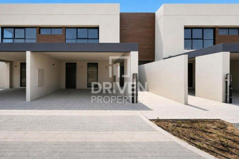 Townhouse de 3 dormitorios en Dubai Land, UAE No. 204706 26