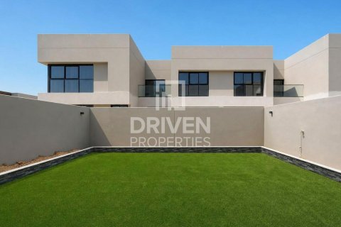 Townhouse de 3 dormitorios en Dubai Land, UAE No. 204706 28