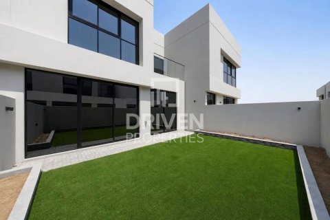 Townhouse de 3 dormitorios en Dubai Land, UAE No. 204706 29