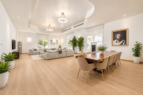 Villa de 5 dormitorios en Al Barsha, UAE No. 215419 3