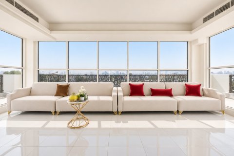 Villa de 5 dormitorios en Al Barsha, UAE No. 215419 6