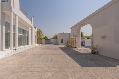 Villa de 5 dormitorios en Al Barsha, UAE No. 215419 16