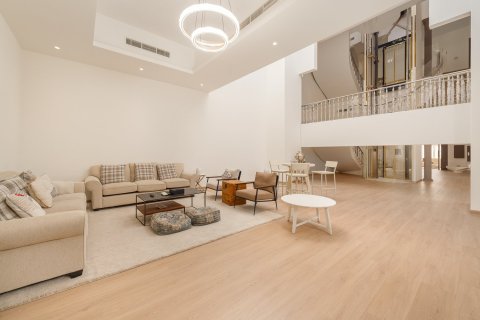 Villa de 5 dormitorios en Al Barsha, UAE No. 215419 4