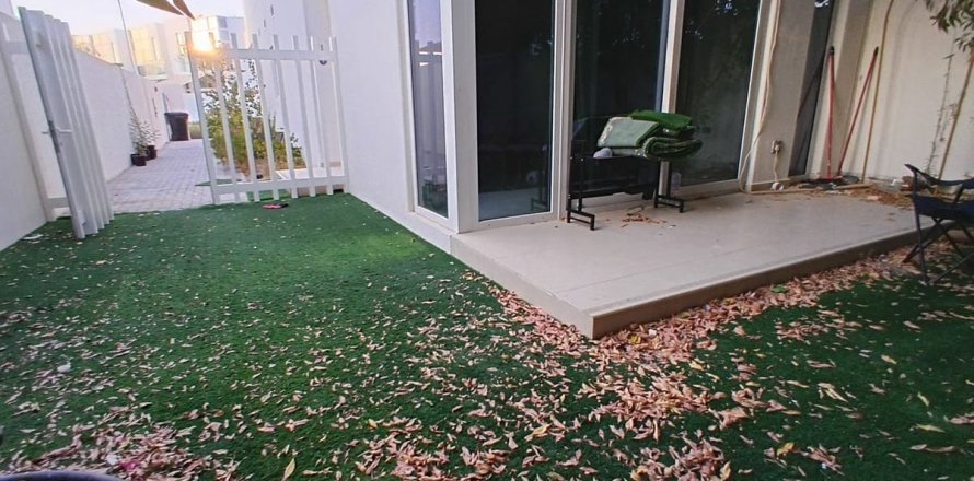 3 bedrooms Villa in Dubai, UAE No. 223909