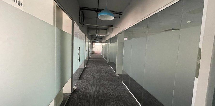 Офис 7427.1м² в Al Quoz Industrial Area, ОАЭ №1033