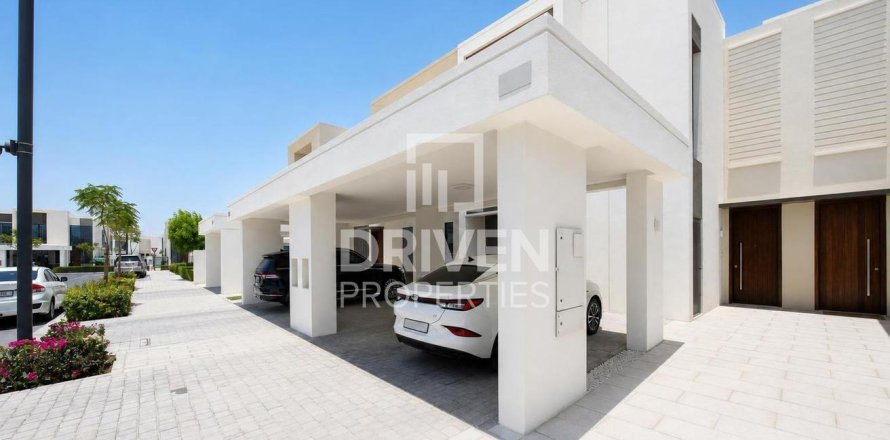 Townhouse de 3 dormitorios en Nara, UAE No. 214894