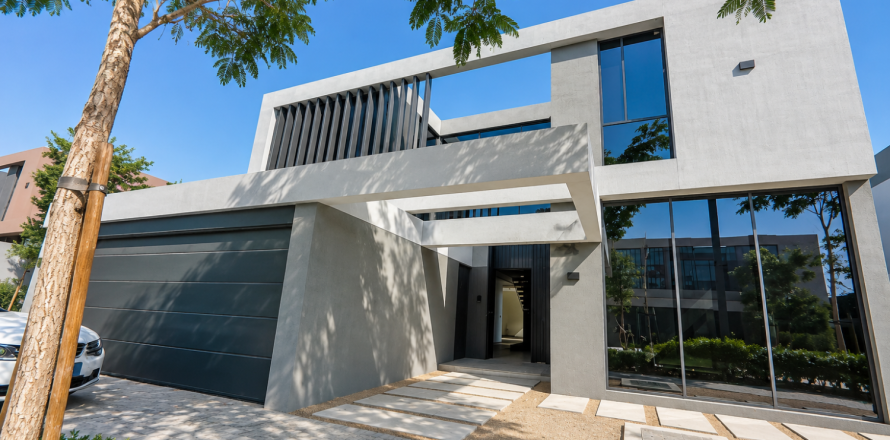 4 bedrooms Villa in Tilal City, UAE No. 226426