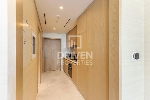 Studio Apartment in The Palm Tower, UAE No. 212842 8