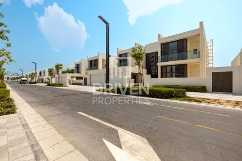 6 bedrooms Villa in District One, UAE No. 212573 28