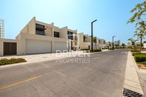 6 bedrooms Villa in District One, UAE No. 212573 27