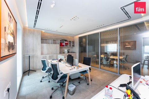 130.9m² Office in Sheikh Zayed Road, UAE No. 167633 10