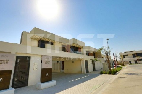 Villa de 4 dormitorios en  Yas Island, UAE No. 12810 3
