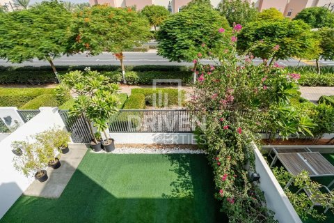 3 غرف نوم تاون هاوس في Villanova, الإمارات العربية المتحدة رقم 214673