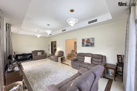 3 bedrooms Villa in Dubai, UAE No. 216009 16