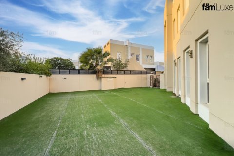 3 bedrooms Villa in Dubai, UAE No. 216009 30