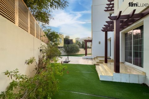 3 bedrooms Villa in Dubai, UAE No. 216009 25