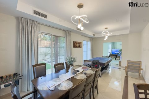 3 bedrooms Villa in Dubai, UAE No. 216009 18