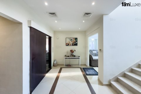 3 bedrooms Villa in Dubai, UAE No. 216009 15