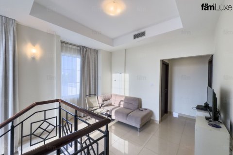 3 bedrooms Villa in Dubai, UAE No. 216009 6