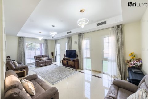 3 bedrooms Villa in Dubai, UAE No. 216009 7