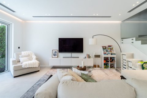3 bedrooms Townhouse in Dubai, UAE No. 217092 6