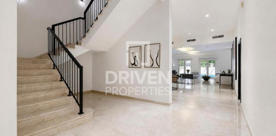 Villa de 5 dormitorios en The Villa, UAE No. 214911