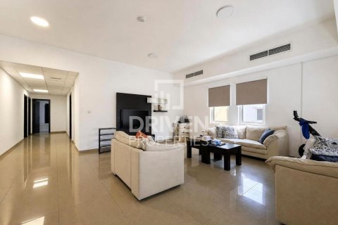 Villa de 5 dormitorios en The Villa, UAE No. 214911 13