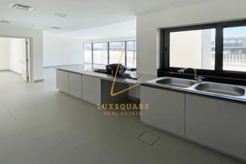 4 bedrooms Villa in Dubai Hills Estate, UAE No. 220204 4