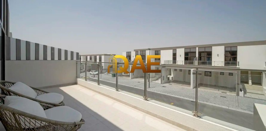 4 bedrooms Villa in District 11, UAE No. 35521