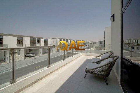 4 bedrooms Villa in District 11, UAE No. 35521 10