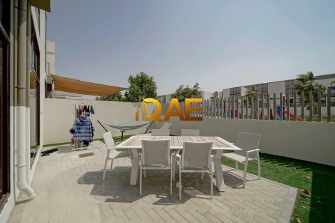 4 bedrooms Villa in District 11, UAE No. 35521 8