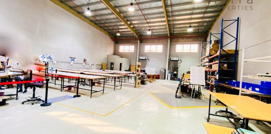 Warehouse de 306.6m² à Al Quoz, UAE No. 22004