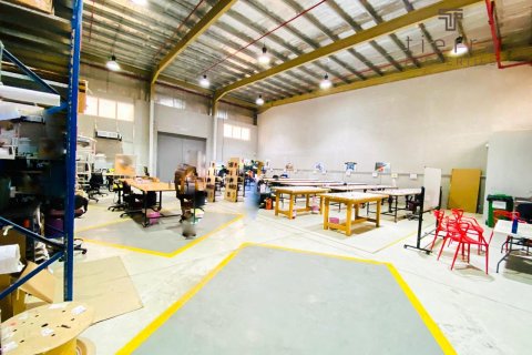 Warehouse de 306.6m² à Al Quoz, UAE No. 22004 5