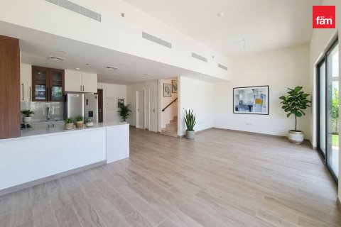 Apartment de 2 dormitorios en Town Square, UAE No. 223701