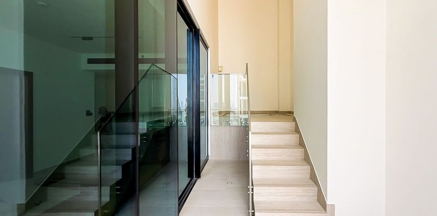 Apartment de 2 dormitorios en Jumeirah Village Circle, UAE No. 215431