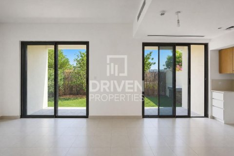 Вилла с 4 спальнями в EMAAR South, ОАЭ №221313 7