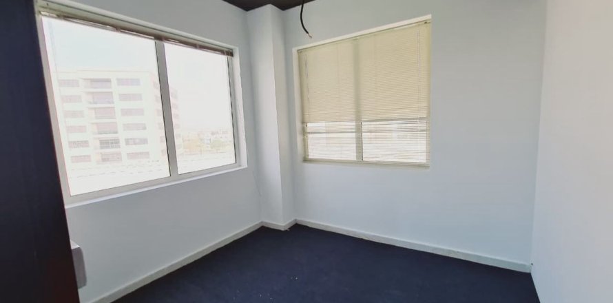122.7m² Office in Dubai, UAE No. 216246