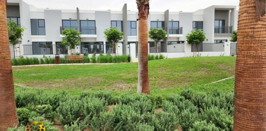 3 غرف نوم تاون هاوس في Dubai Land, الإمارات العربية المتحدة رقم 27957