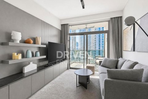 Apartment de 2 dormitorios en MAG 318, UAE No. 215004