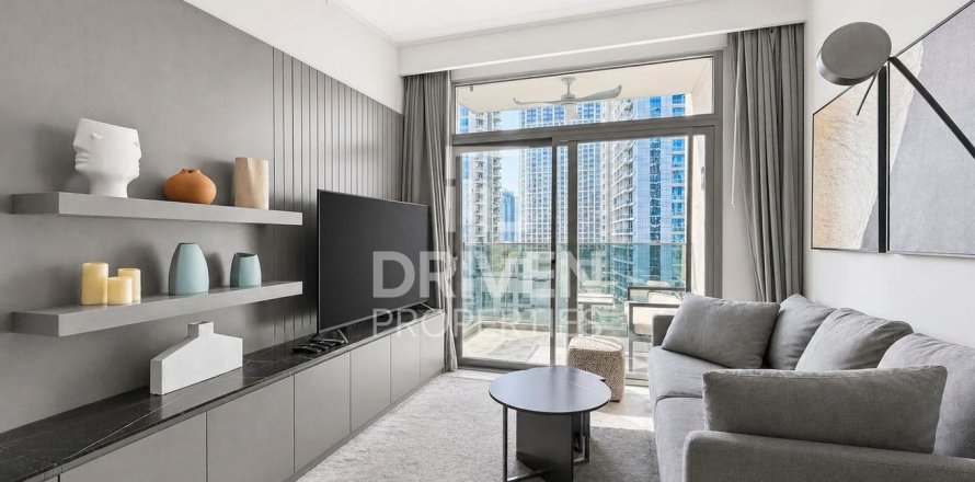 Apartment de 2 dormitorios en MAG 318, UAE No. 215004