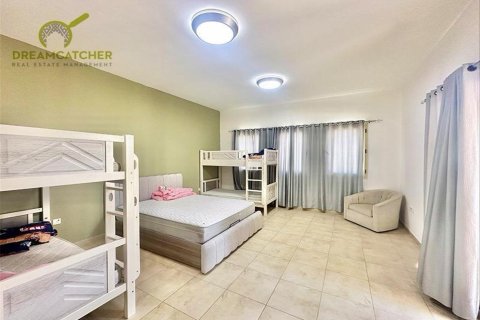 Вилла с 5 спальнями в Al Hamra Village, ОАЭ №75677 19