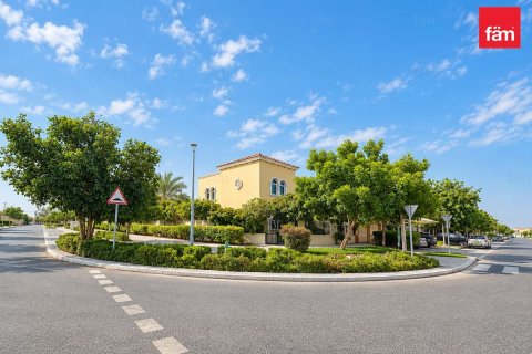 Villa de 5 dormitorios en Jumeirah Park, UAE No. 208150
