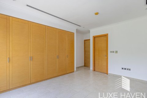 Villa de 4 chambres à Legacy, UAE No. 14767 13